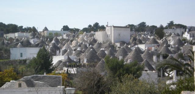 Alborobello, the only town in the world showing such a concentration of trulli: (Photo: Ugo Bardi)