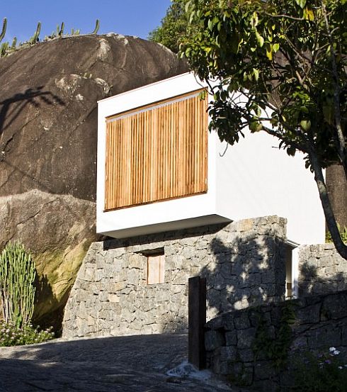 box house by alan chu cristiano kato 1 Stoned Box House in Sao Paolo, Brazil