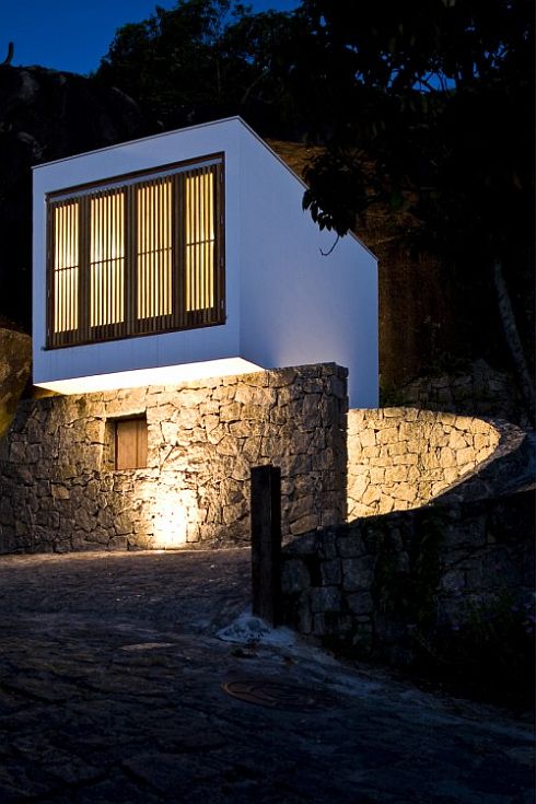 box house by alan chu cristiano kato 3 Stoned Box House in Sao Paolo, Brazil