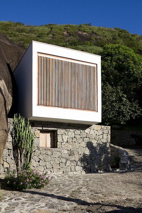 box house by alan chu cristiano kato 5 Stoned Box House in Sao Paolo, Brazil